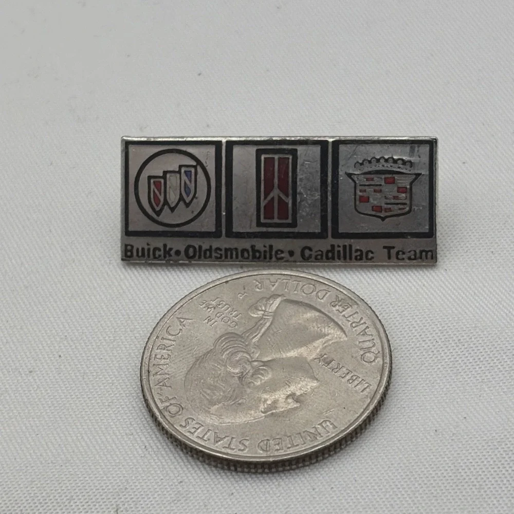 Buick Oldsmobile Cadillac Team Cars Vehicles Lapel Hat Pin